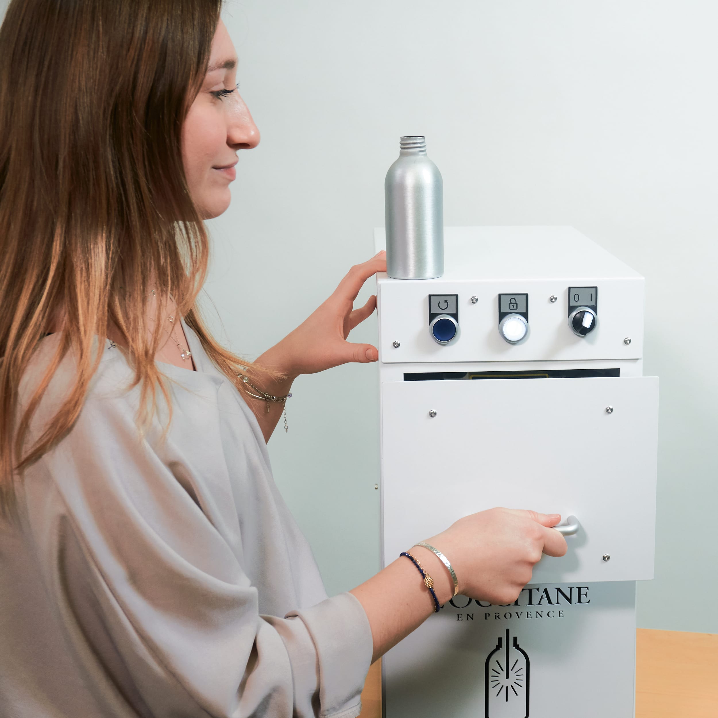 Inès Burtin Ste’refill Claranor Ste'Refill Claranor pulsed light for l'Occitane, Claranor Ste’Refill® for l’Occitane