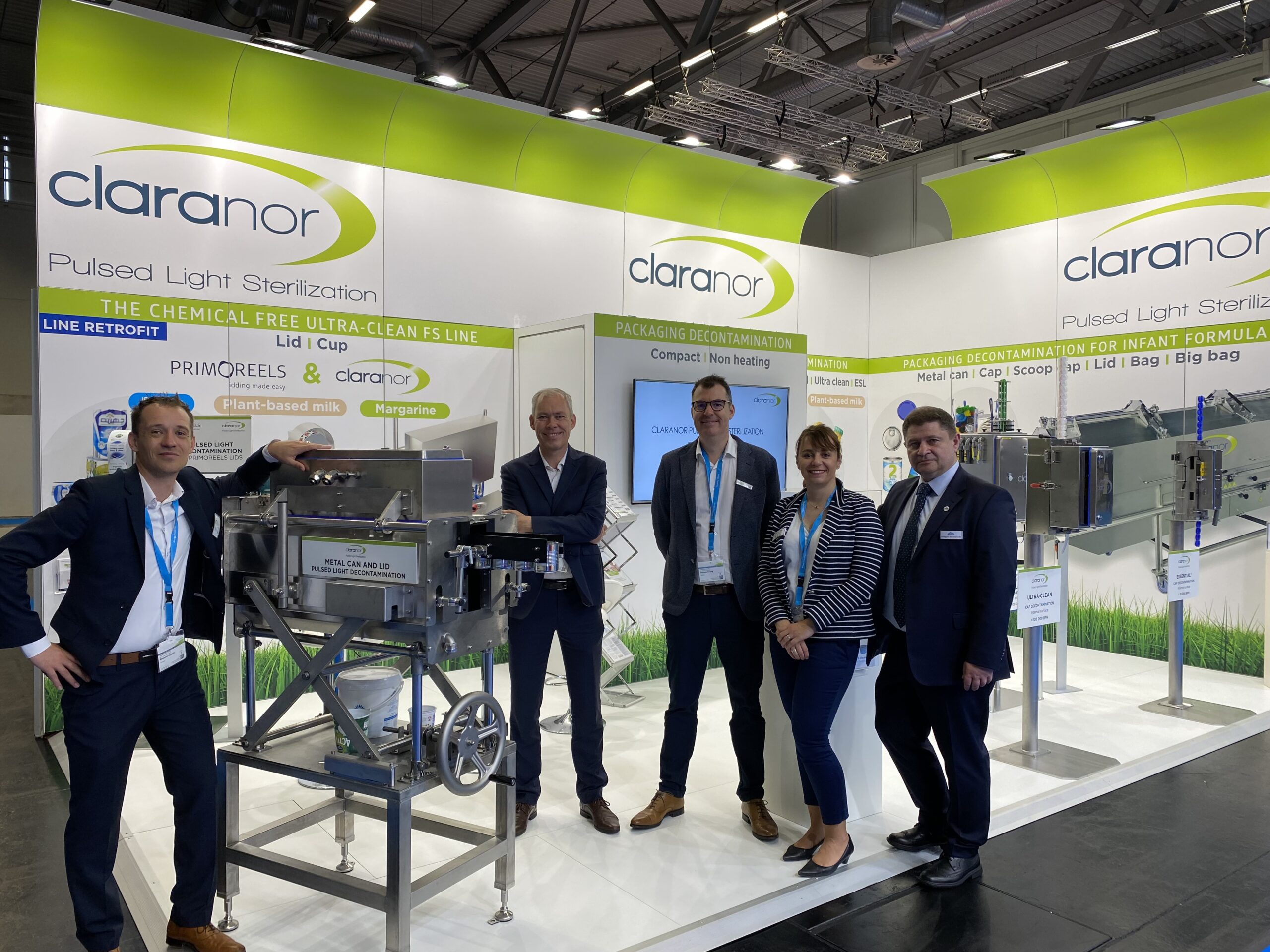 Claranor next to metal can decontamination at Anuga Claranor Pulsed light sterilization at Anuga Foodtec, Anuga FoodTec 2022 : A great edition for Claranor sterilization solutions!