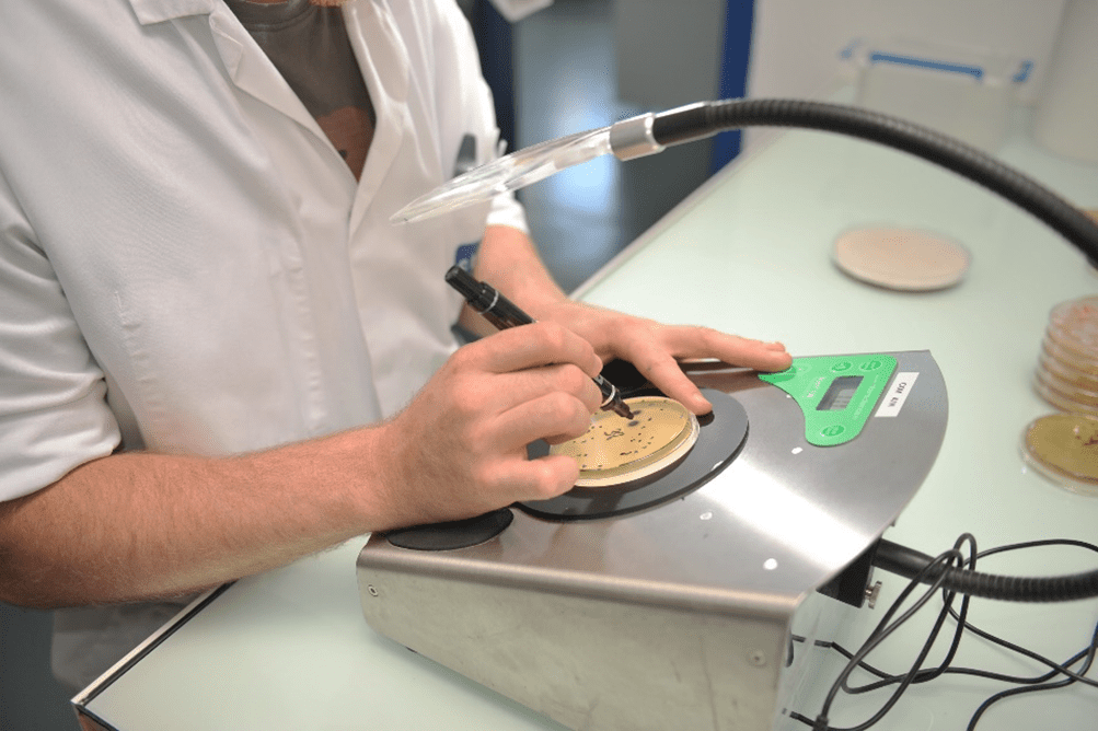 Test microbiologique réalisé au CTCPA Claranor et le CTCPA l'Usine Nouvelle, Le CTCPA et Claranor dans L’Usine nouvelle, Février 2023