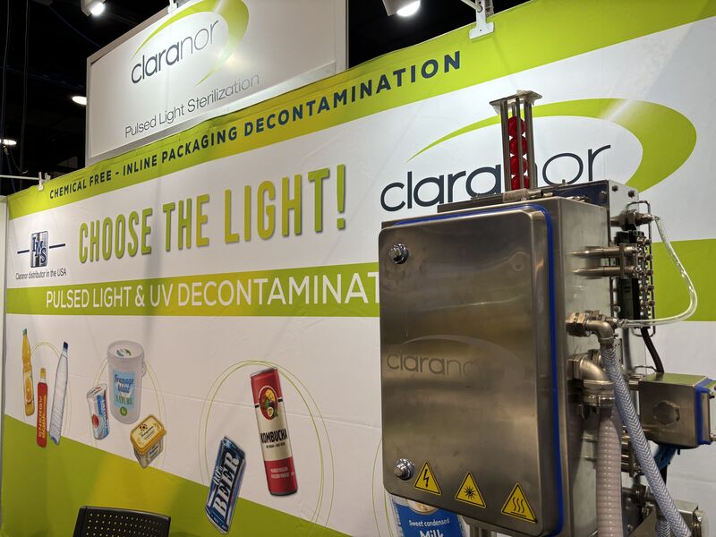 Claranor Pulsed light and UV decontamination Claranor decontaminatin machine on display